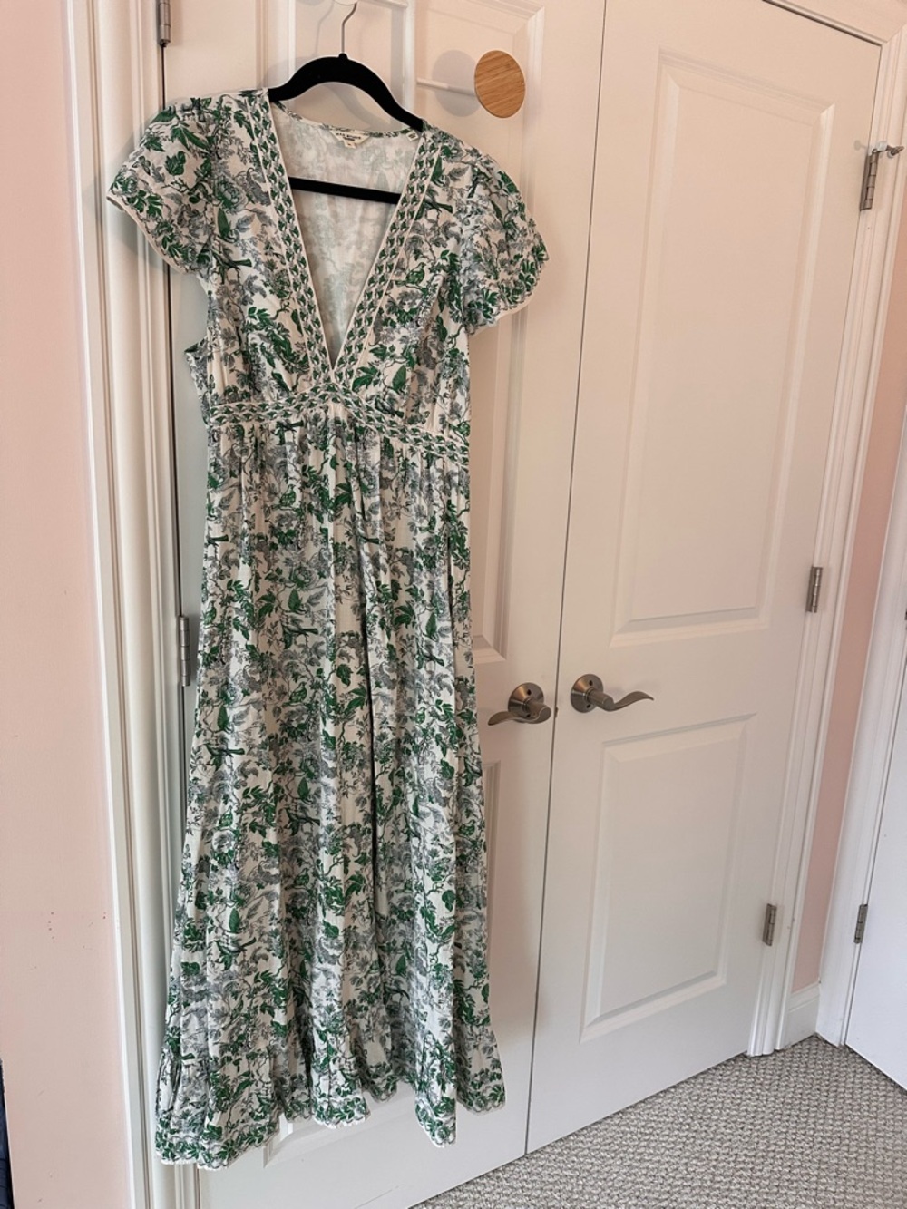 Max Studio Green and White Floral V-Neck Maxi Dress with Flutter Sleeves